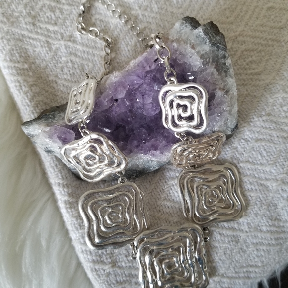 Fashion Necklace - Picture 2 of 2